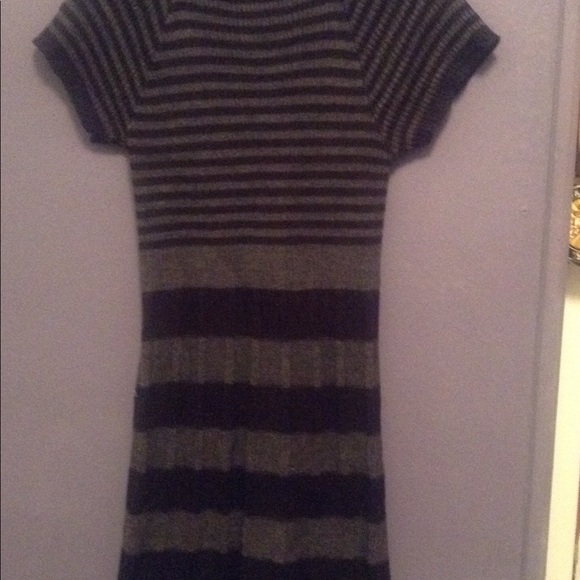 Knit short sleeve dress - Picture 5 of 6